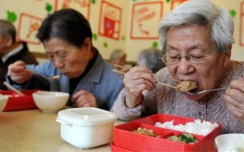 三类慢病老人如何吃